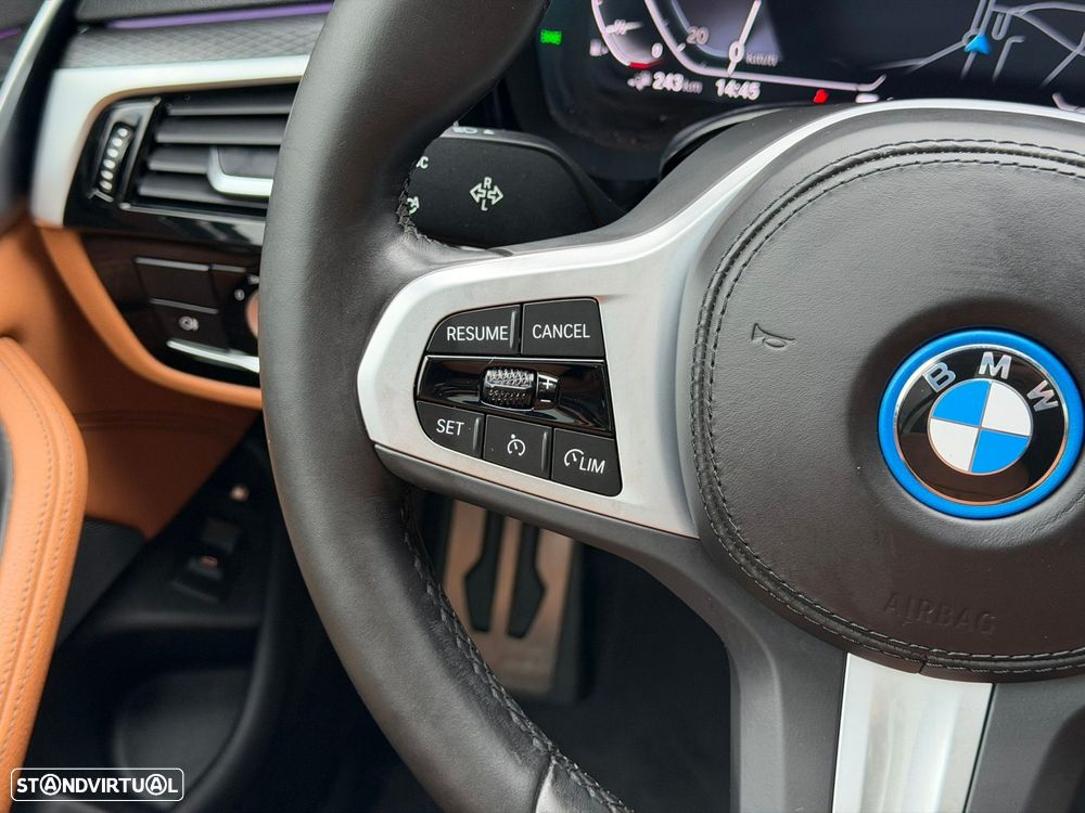 BMW 520 e Pack M - 38