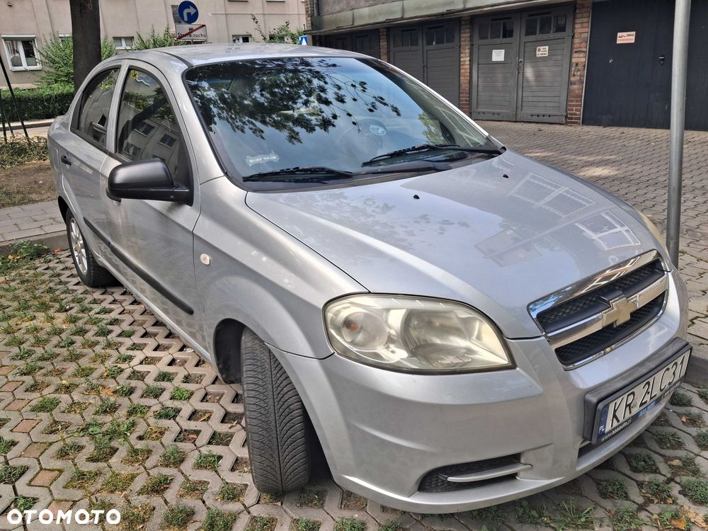 Chevrolet Aveo - 4