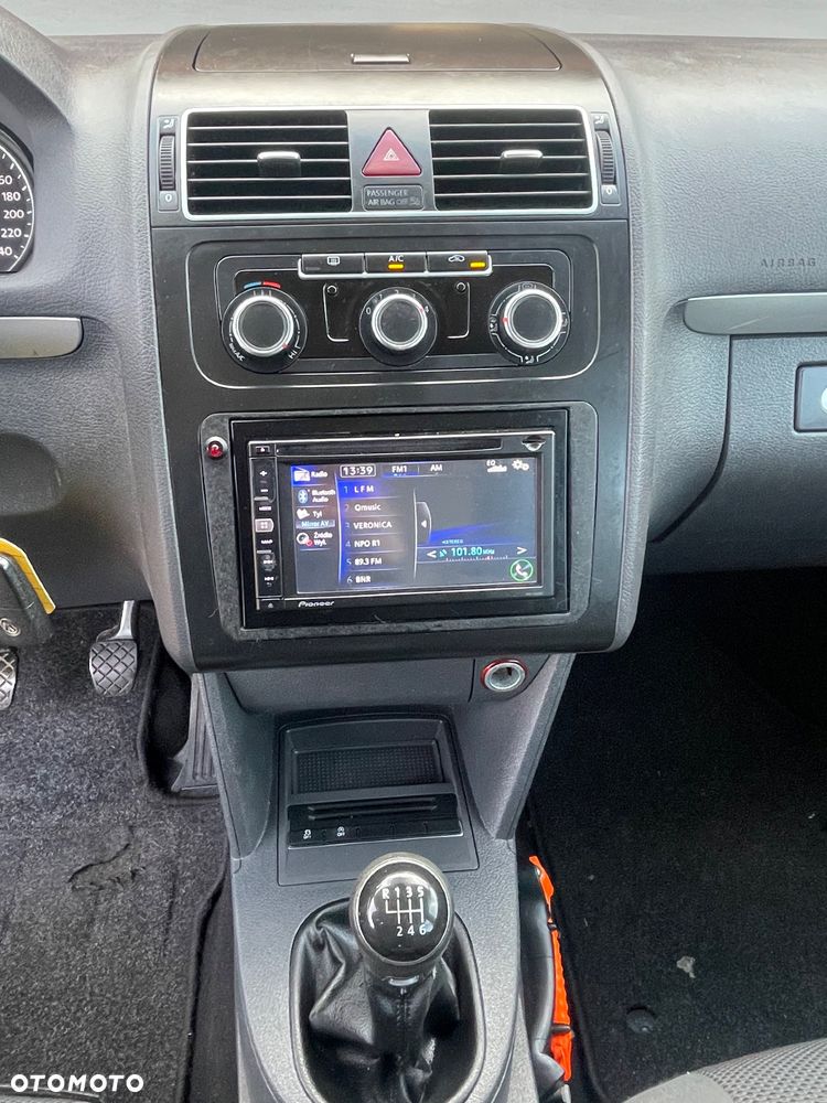 Volkswagen Touran - 7