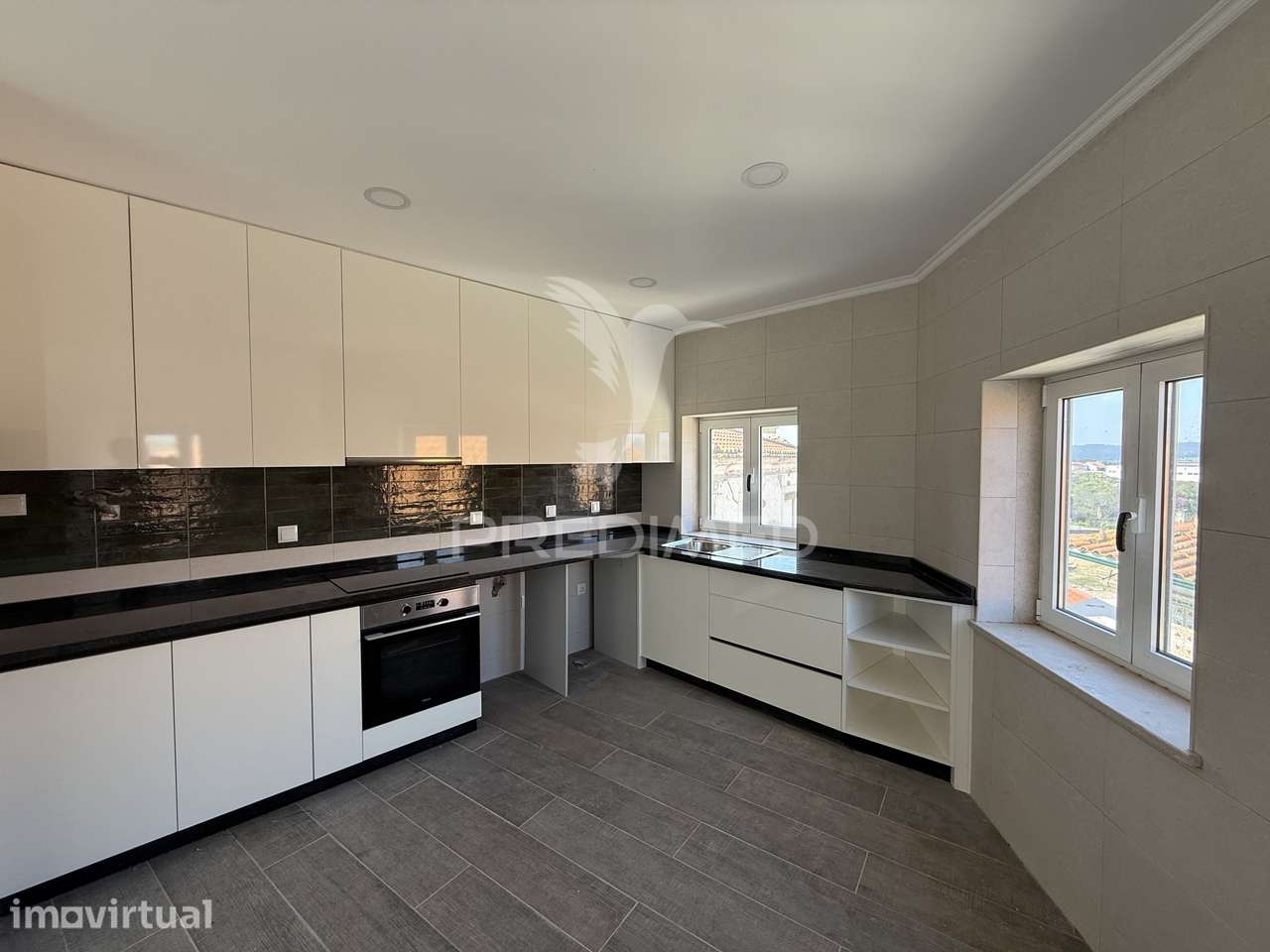 Apartamento T2 Novo com Garagem no Centro de Alcanena - Grande imagem: 2/29