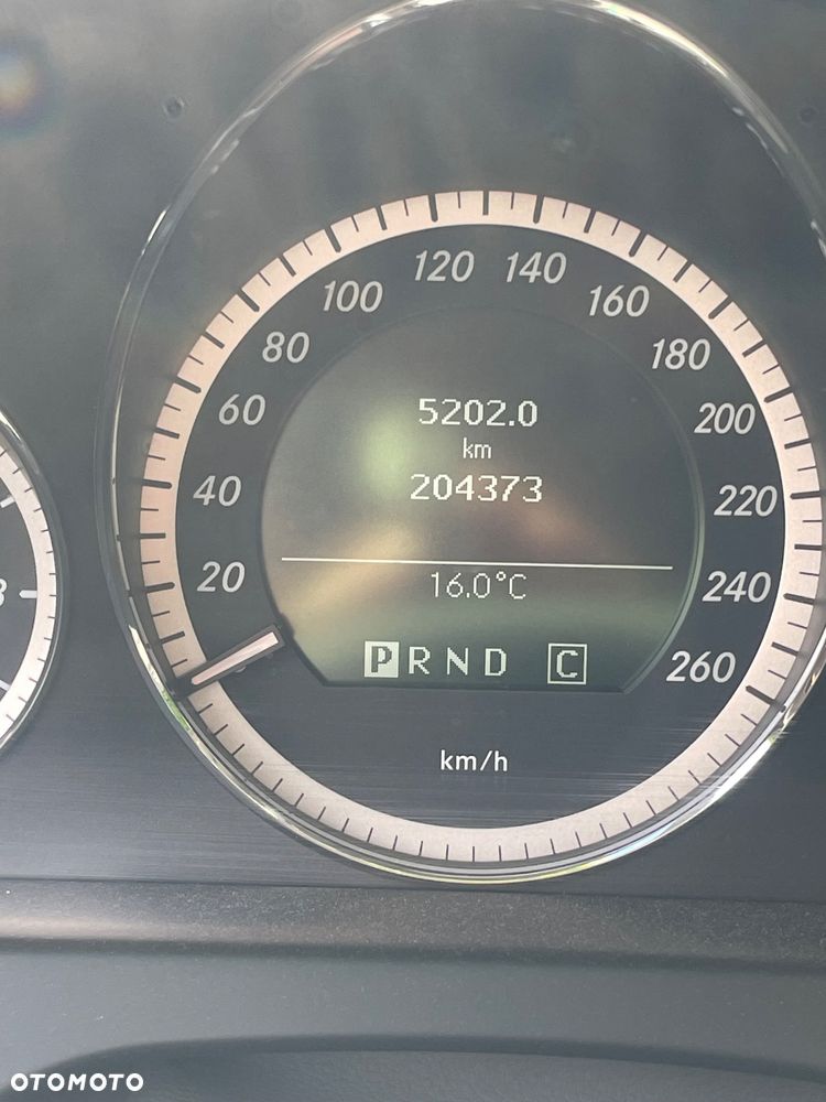 Mercedes-Benz Klasa E 250 CGI BlueEFFICIENCY Automatik Avantgarde - 12