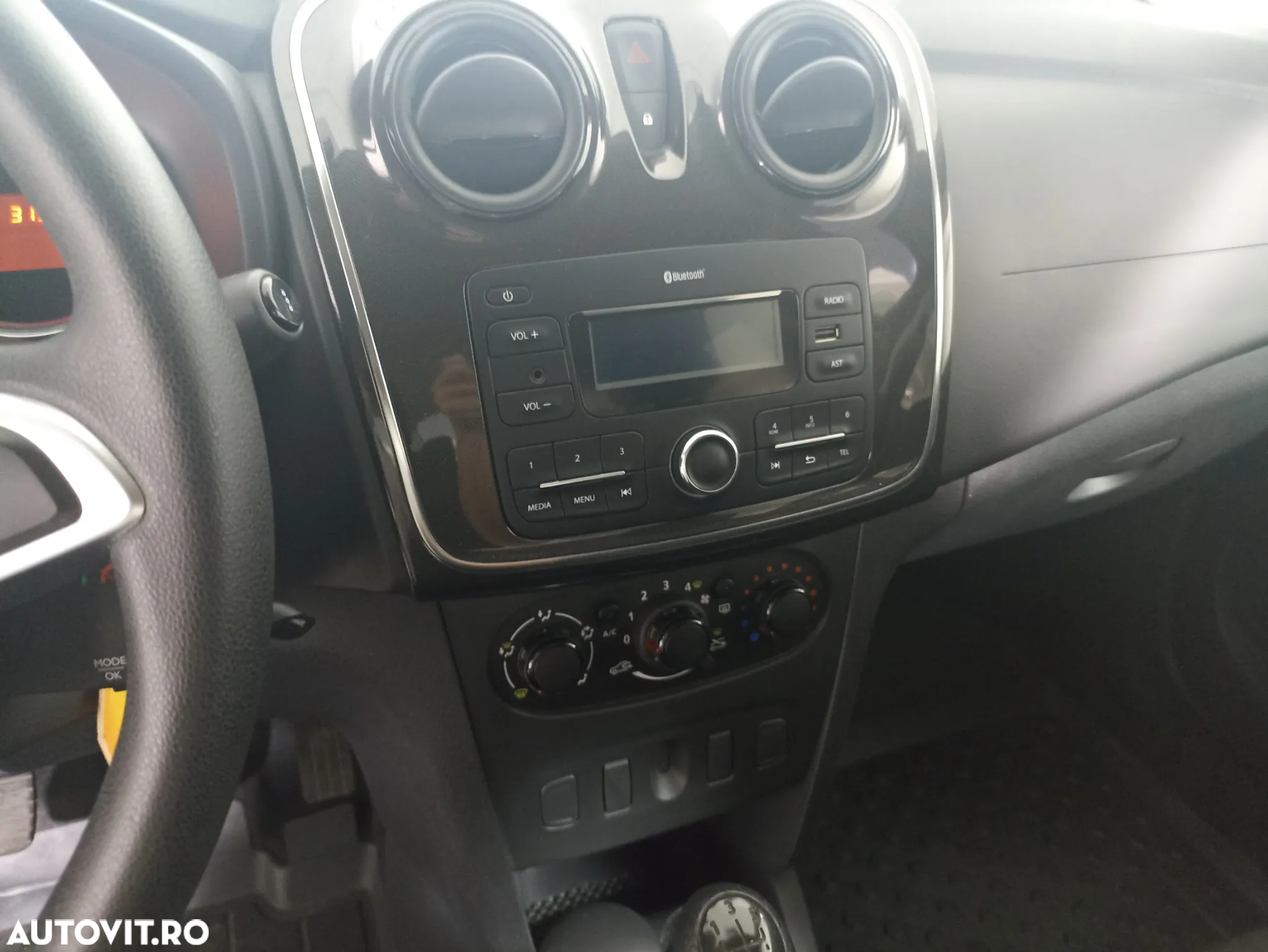 Dacia Logan 1.0 SCe Ambiance - 10