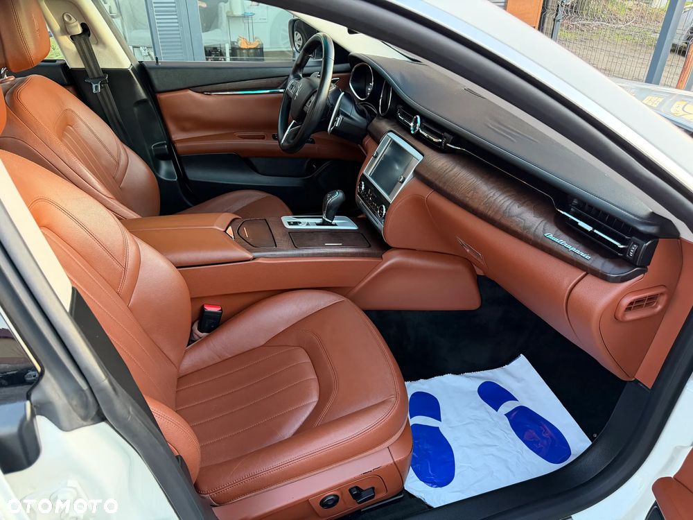 Maserati Quattroporte - 9