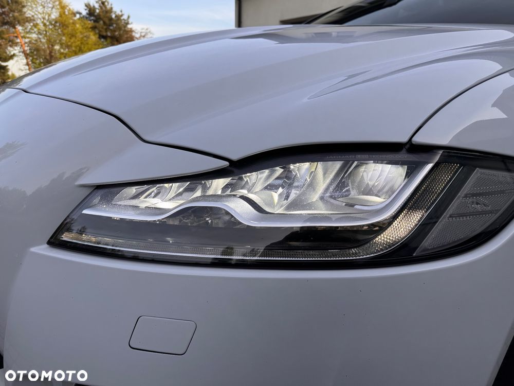 Jaguar XF 20d Prestige - 5