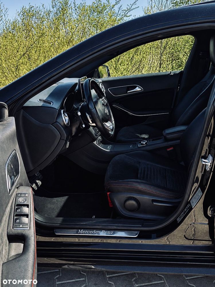 Mercedes-Benz CLA 200 7G-DCT AMG Line - 15