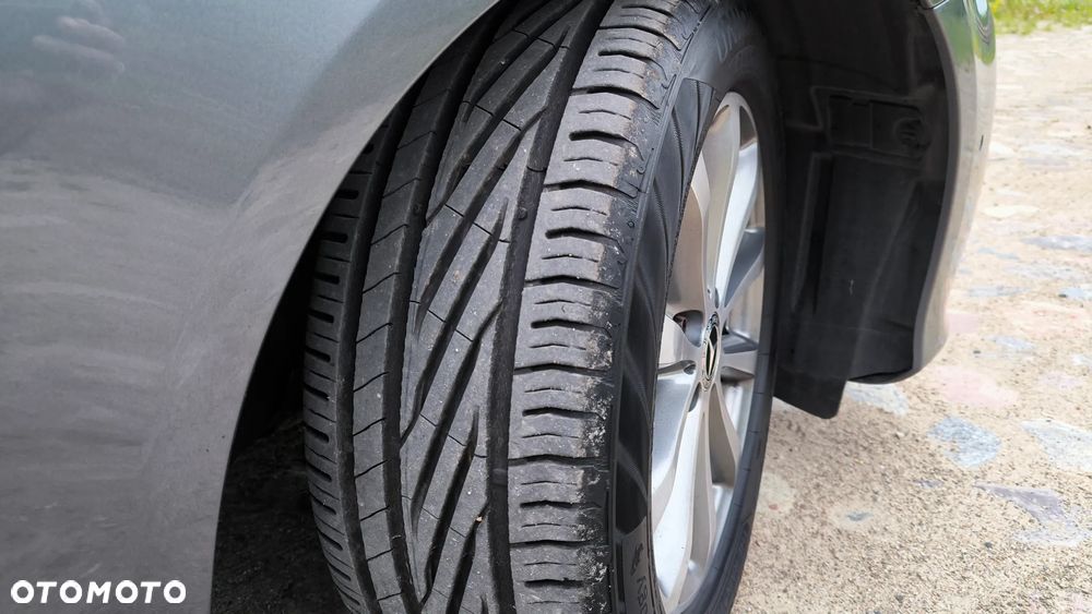 Mercedes-Benz Klasa E 220 d T 9G-TRONIC - 13