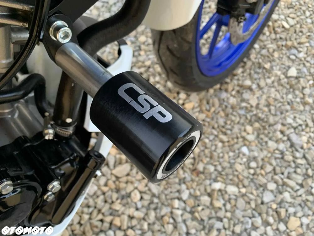 Suzuki GSX - 33