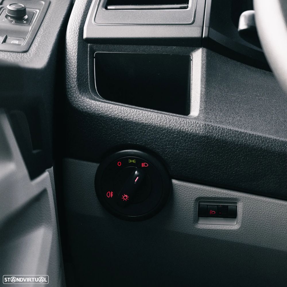 VW Transporter Caravelle DSG Longa Comfortline - 5