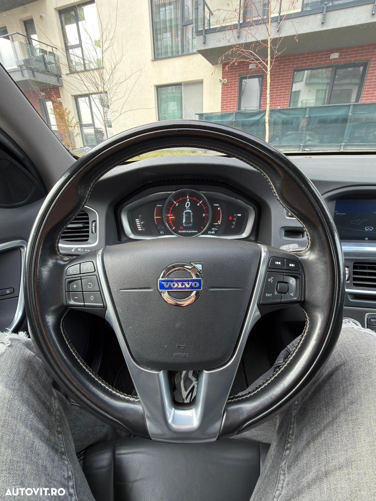 Volvo V60 D6 Twin Engine Geartronic RDesign - 13