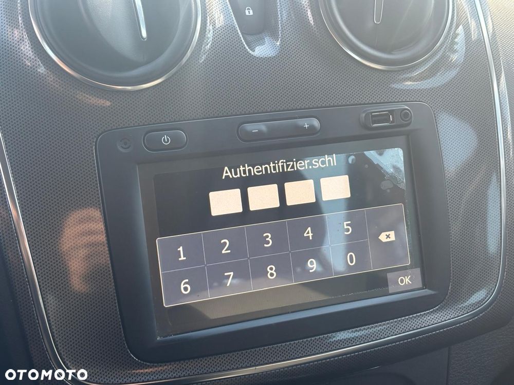 Dacia Logan 1.0 TCe SL Celebration S&S - 35