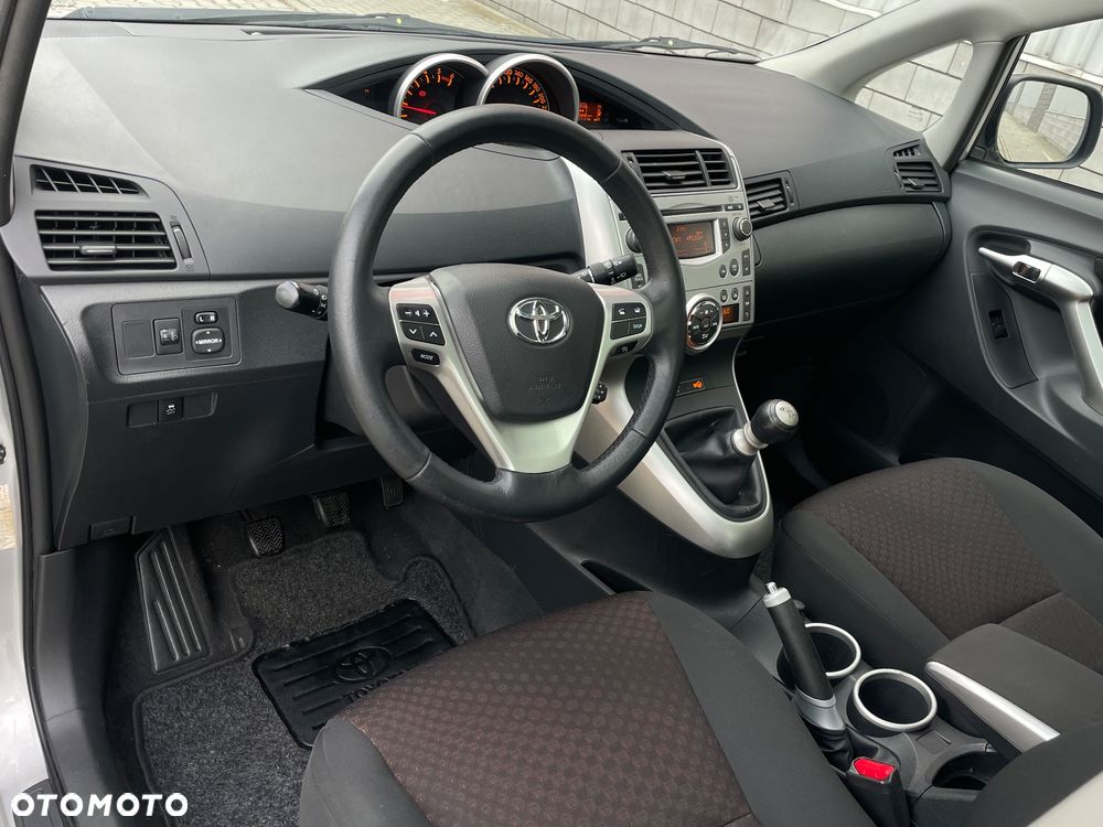 Toyota Verso 2.0 D-4D Premium - 9