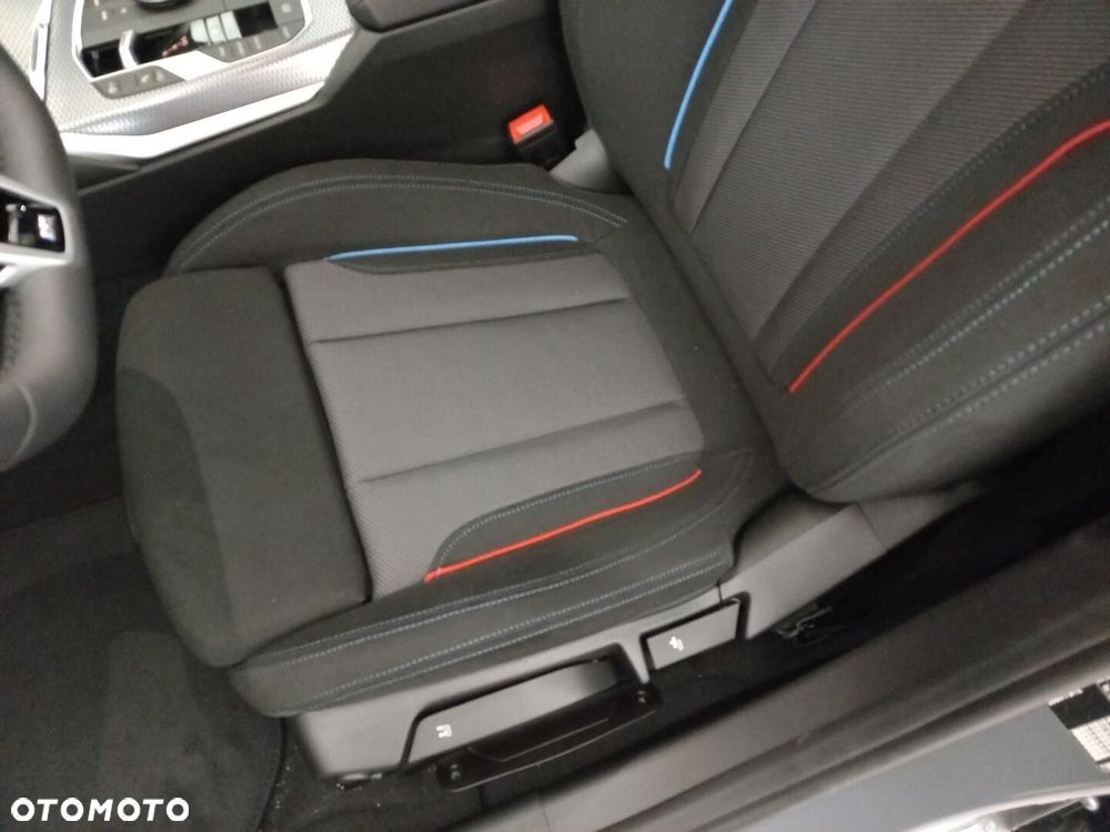 BMW Seria 3 318i M Sport - 14