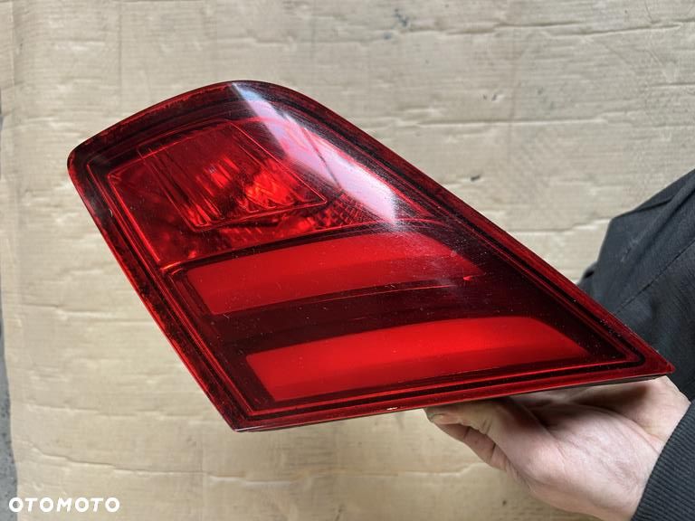 Lampa prawy tył w klapę Peugeot 308 II T9 13-17 9677818280 - 2