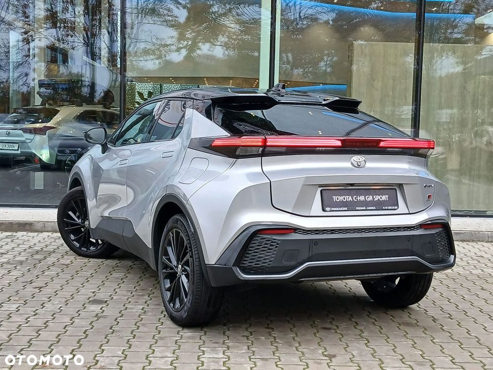 Toyota C-HR - 11