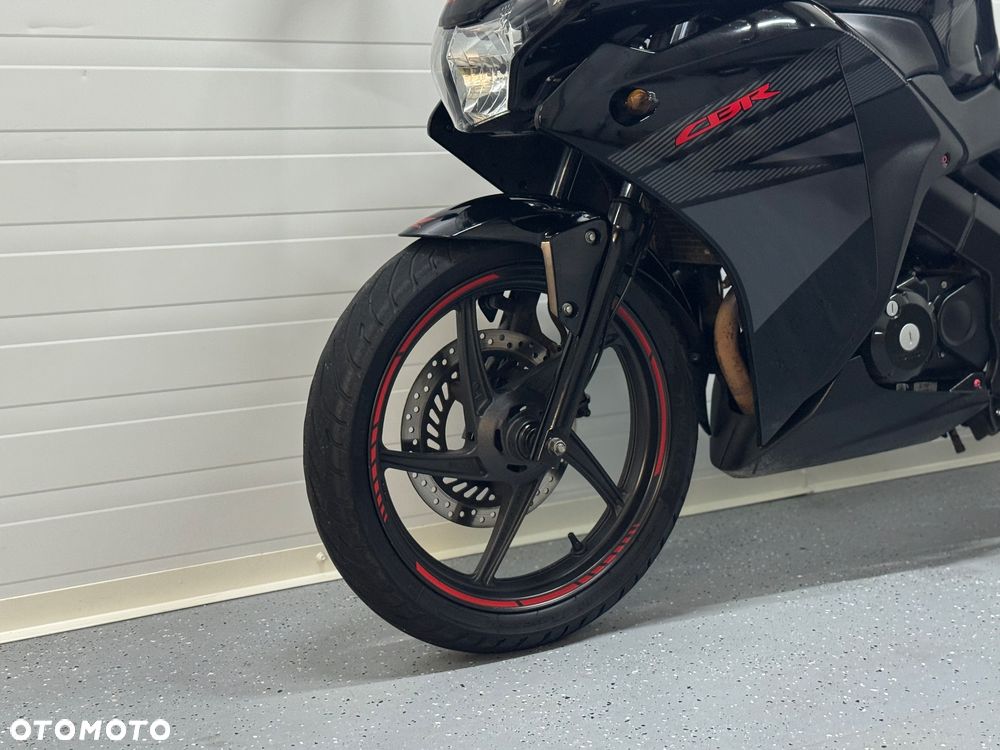 Honda CBR - 12
