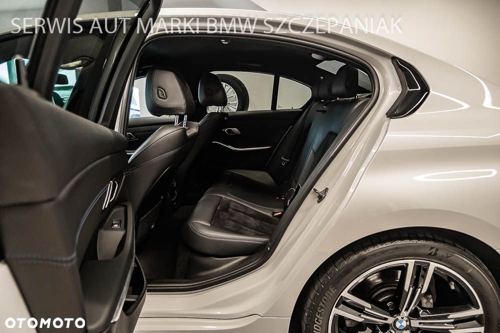 BMW Seria 3 320d xDrive mHEV M Sport sport - 22