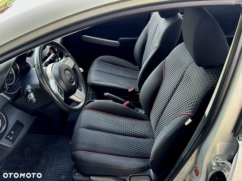 Mazda 2 - 10