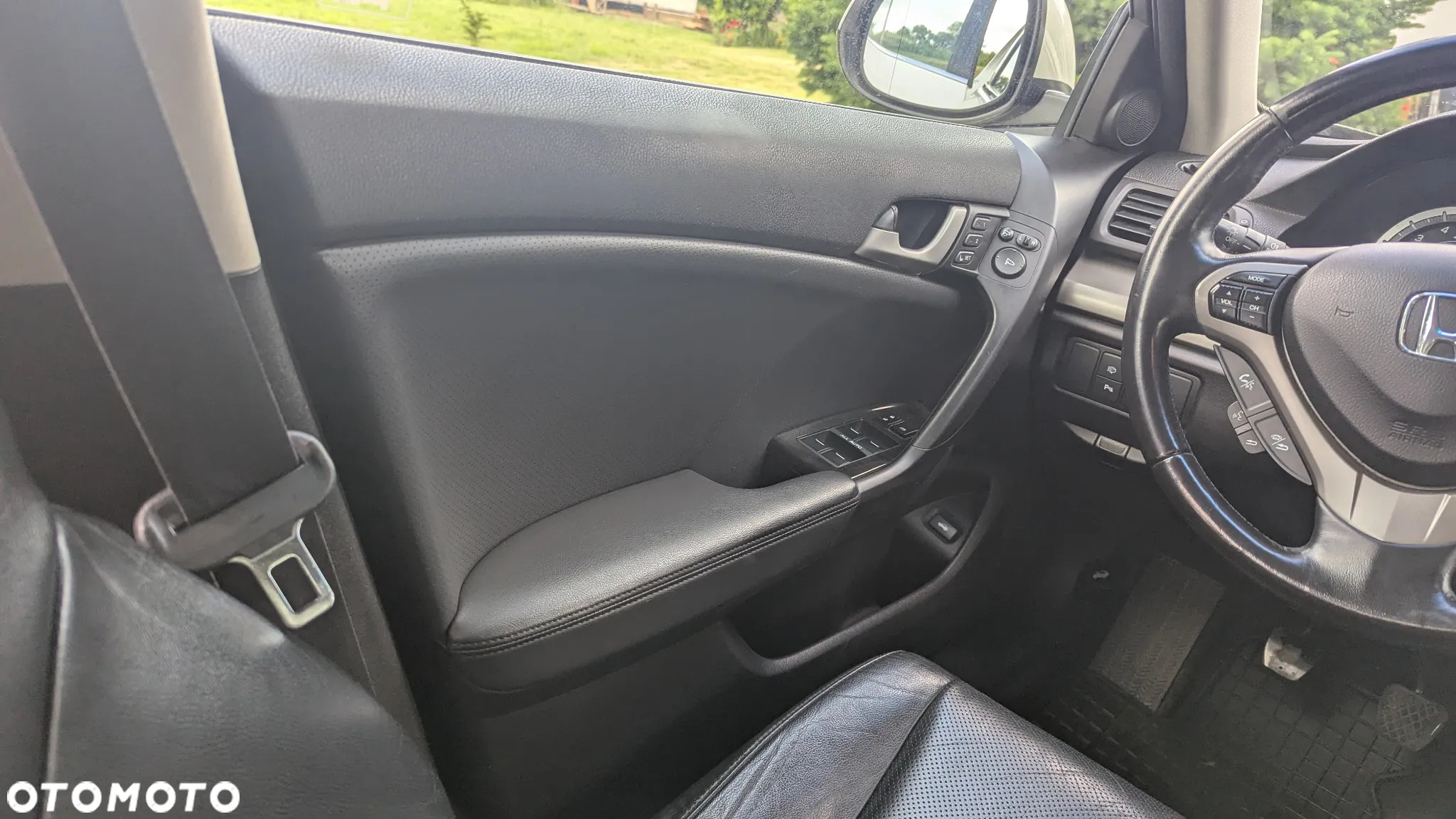 Honda Accord 2.0 Executive Nav - 10