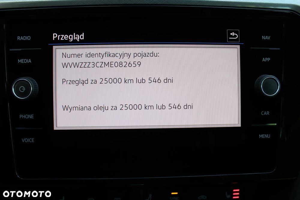 Volkswagen Passat 2.0 TSI Business DSG - 29