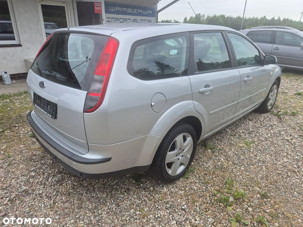Ford Focus 1.6 16V Ambiente - 6