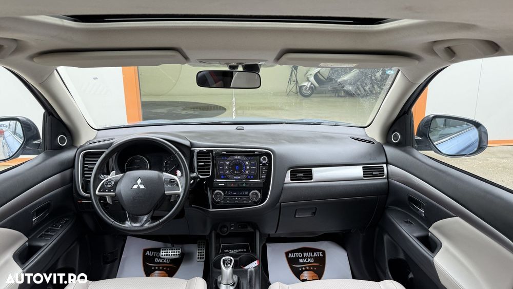 Mitsubishi Outlander - 8