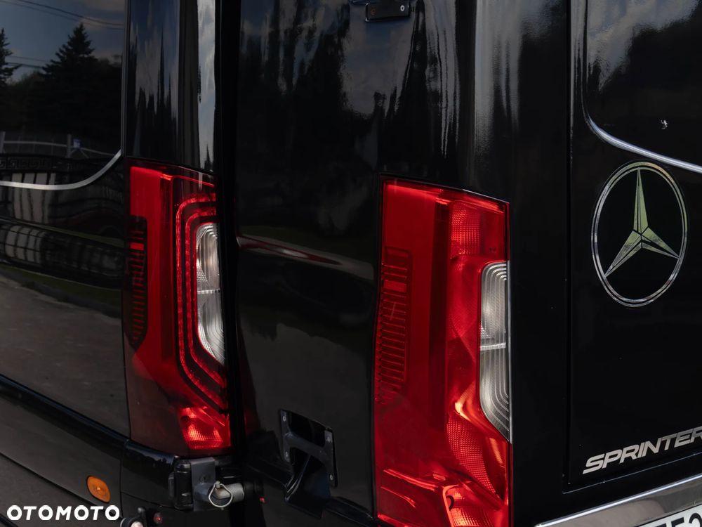 Mercedes-Benz SPRINTER 3.0 V6 / AUTOBUS 21-MIEJSC / ZABUDOWA MERCUS + PLECAK / AUTOMAT / TV + LODÓWKA / FULL WERSJA / ZNIKOMY PRZEBIEG 70 TYŚ KM! / STAN FABRYCZNIE NOWY! - 38