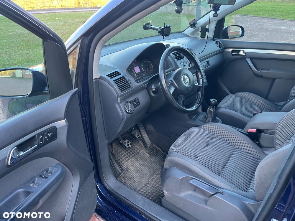 Volkswagen Touran 1.9 TDI Highline - 3