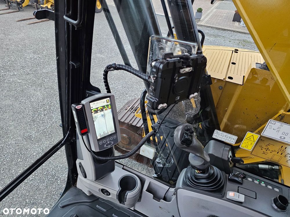 Caterpillar 325 FL CR - 31