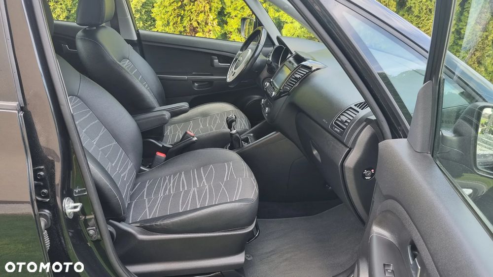 Kia Venga 1.4 CVVT Business Line - 14