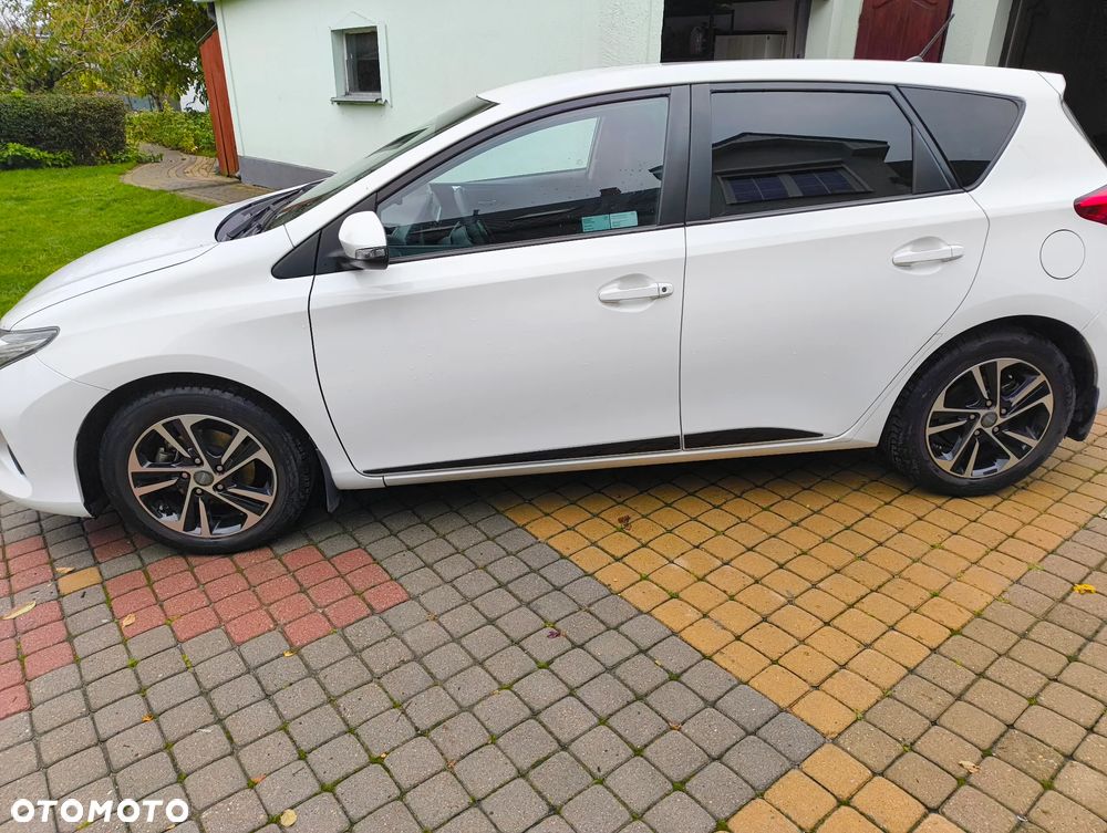 Toyota Auris 1.4 D-4D Luna - 4