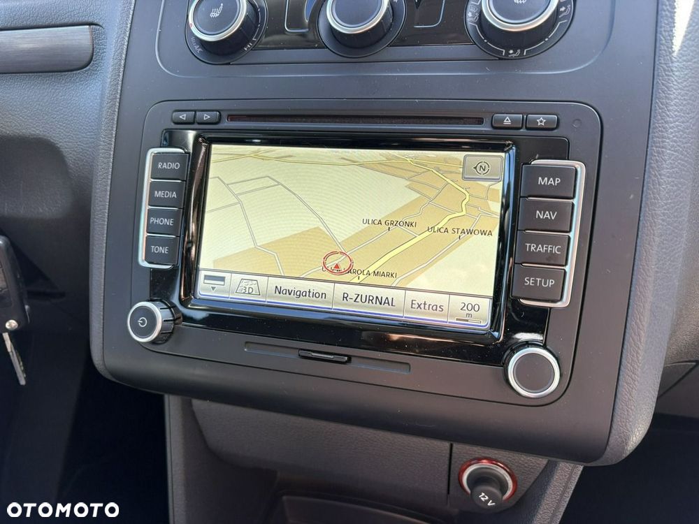 Volkswagen Touran 1.6 TDI DPF BlueMotion Technology DSG Cup - 17