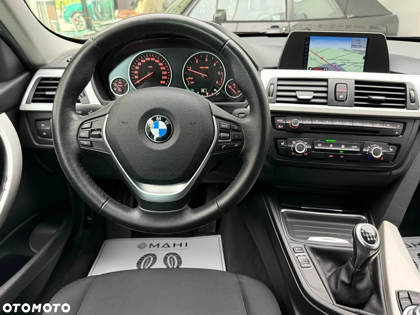 BMW Seria 3 316d Touring - 22