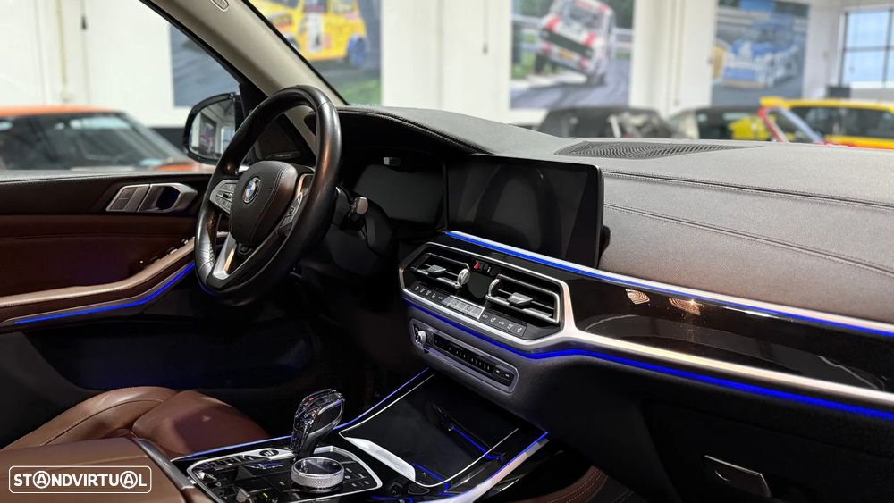 BMW X7 30 d xDrive Pack M - 16
