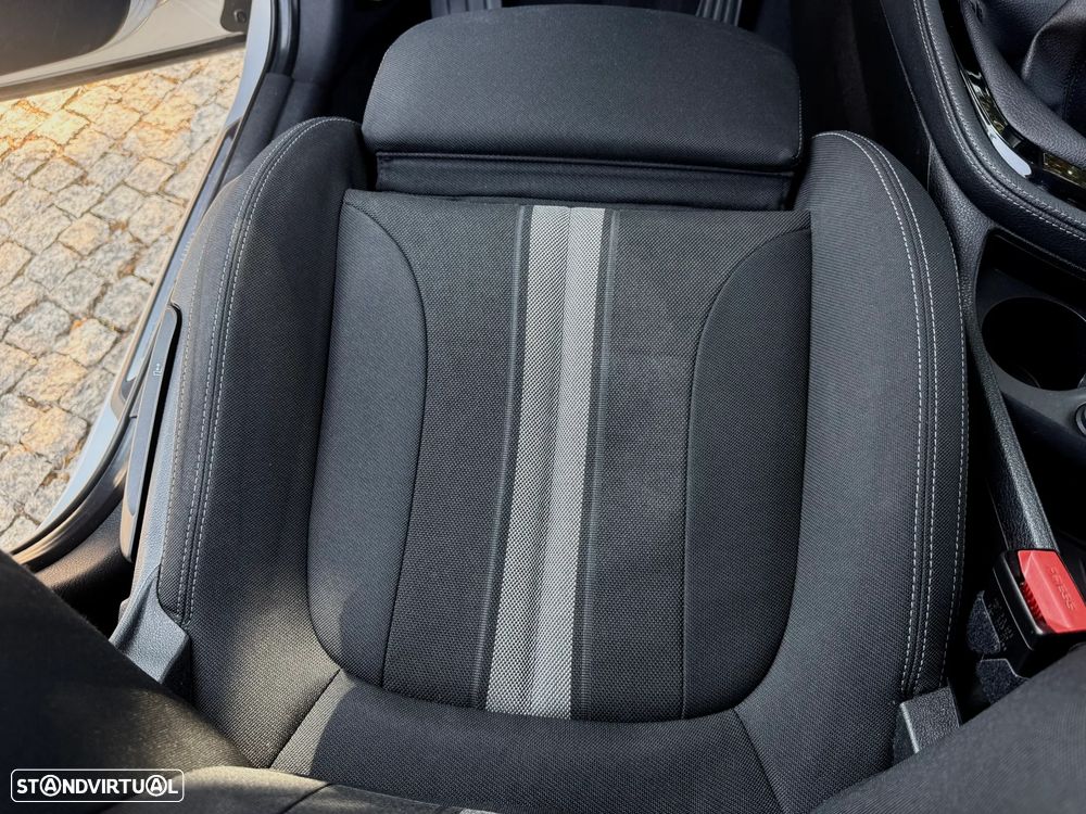 BMW 218 Active Tourer d Line Sport - 31