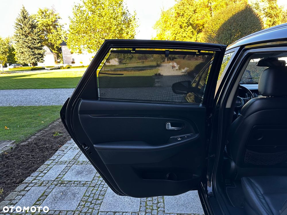 Kia Carens 1.7 CRDi L - 27