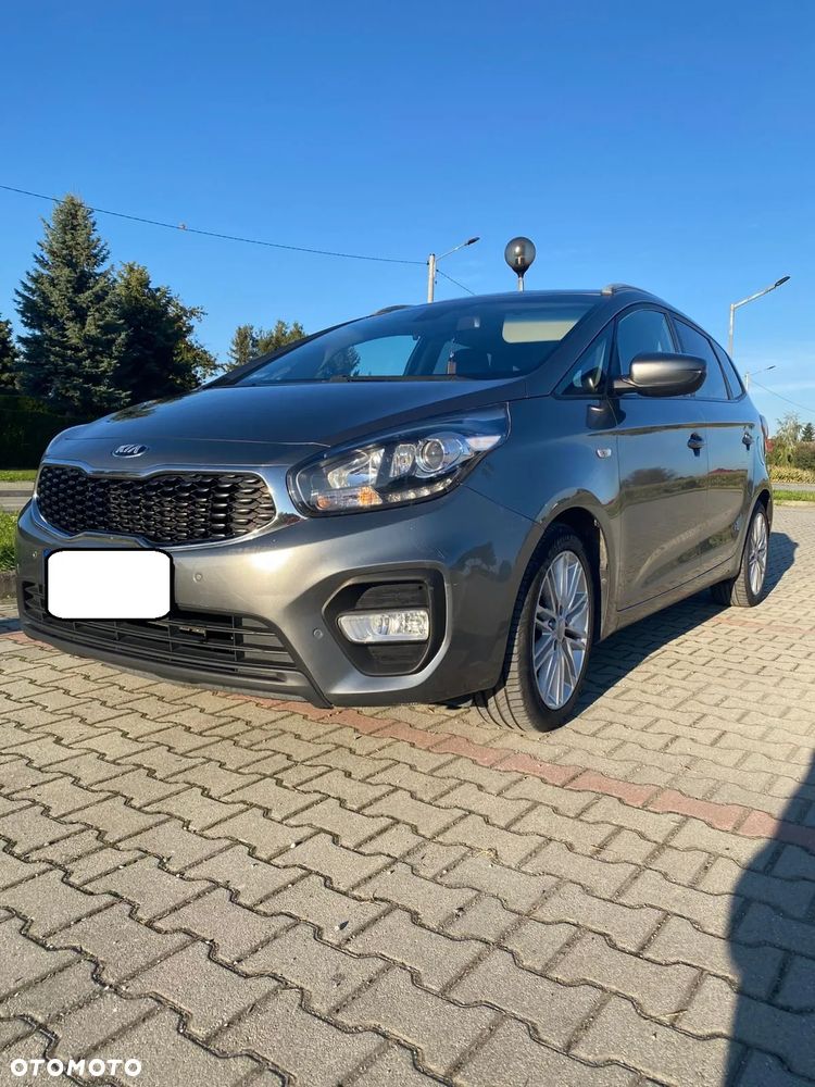 Kia Carens - 10