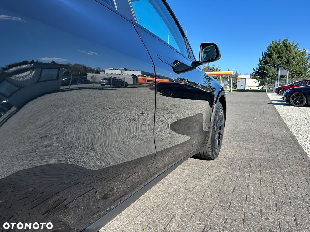 Tesla Model Y RWD - 12