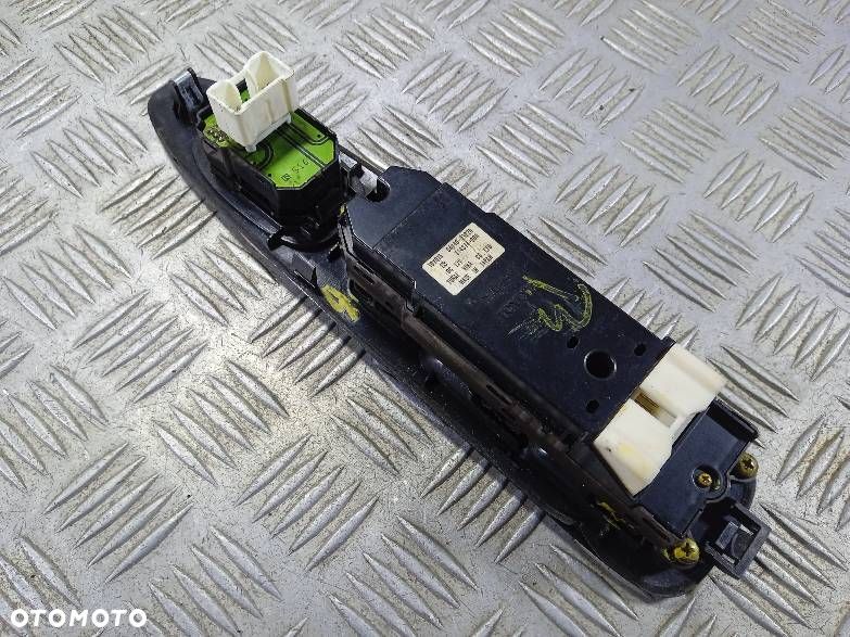 PRZEŁĄCZNIK SZYBY LEXUS IS 200  84040-53020 - 2