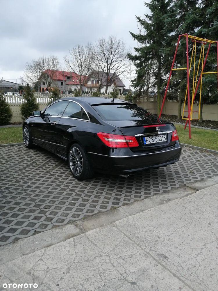 Mercedes-Benz Klasa E 250 CGI BlueEffICIENCY - 10