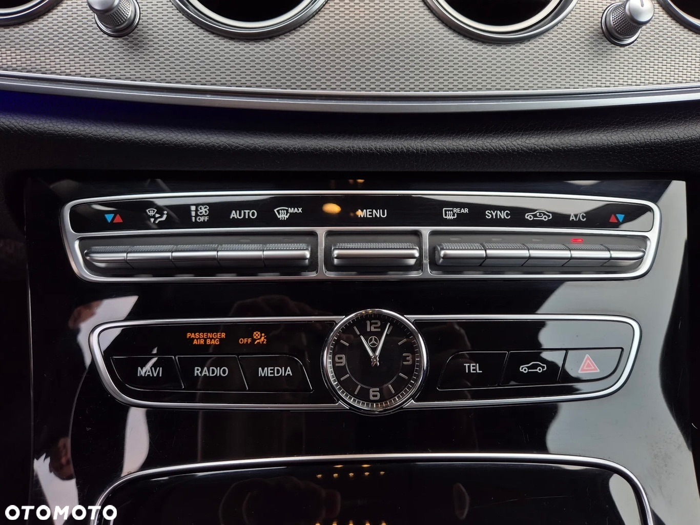 Mercedes-Benz Klasa E 220 d 9G-TRONIC - 25