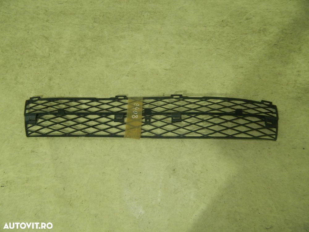 Grila centrala Toyota Corolla Berlina  /  Kombi, 02-04, 53112-12110 - 2