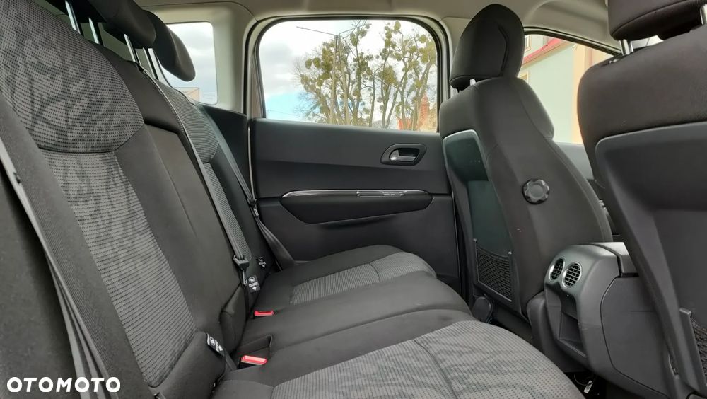Peugeot 3008 1.6 HDi Active - 17