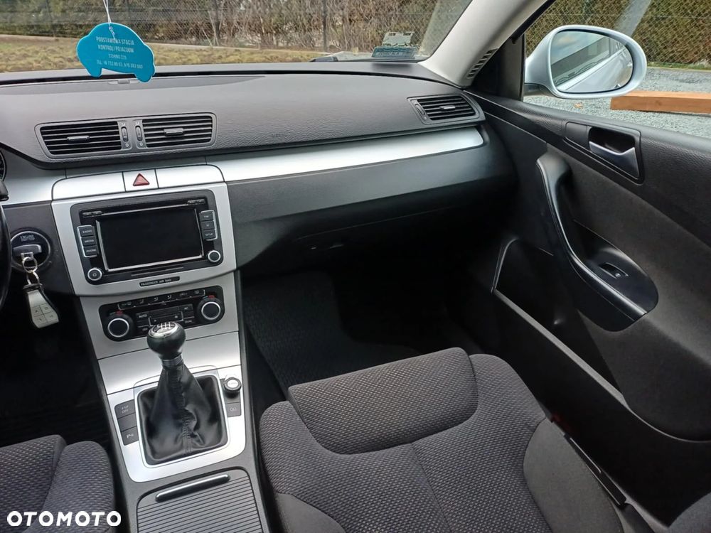 Volkswagen Passat - 18