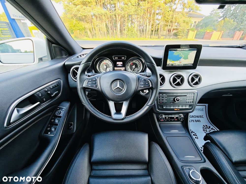 Mercedes-Benz CLA - 12