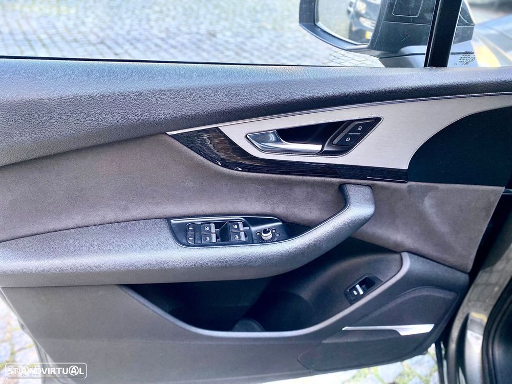 Audi Q7 3.0 TDI quattro S-line Tiptronic 7L - 16