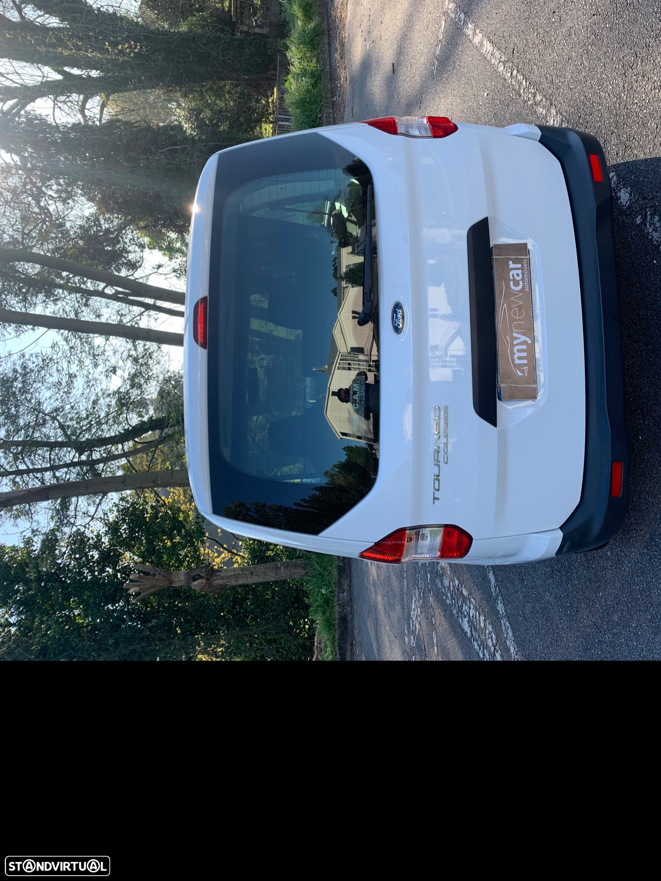 Ford e-Tourneo Custom - 8
