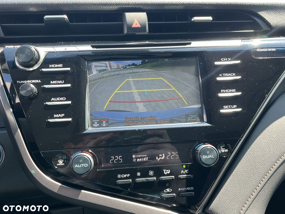 Toyota Camry 2.5 Hybrid Comfort CVT - 26