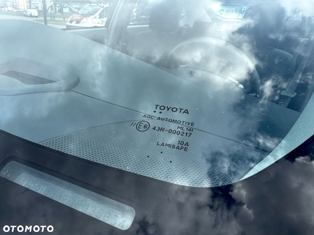 Toyota Prius - 33