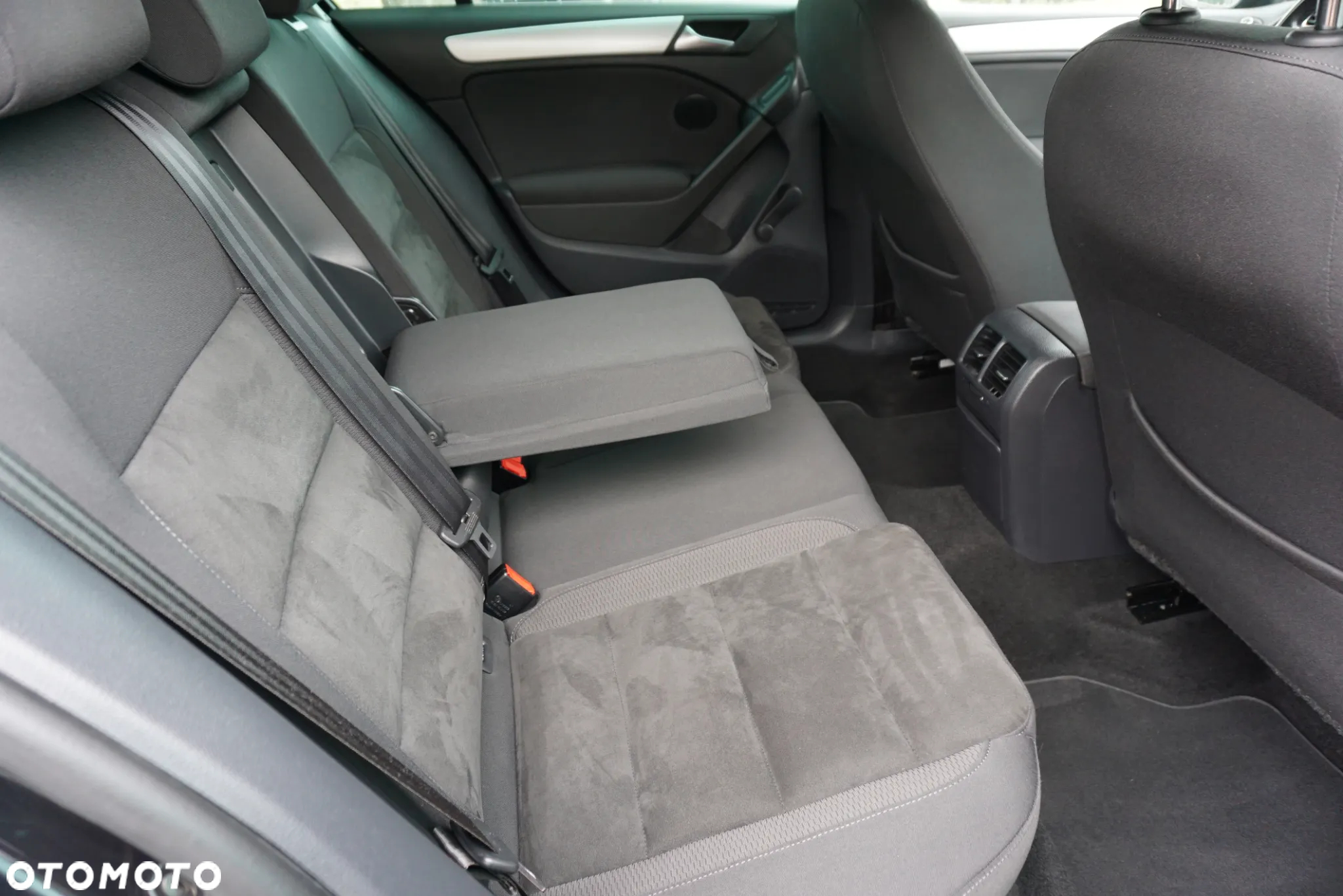 Volkswagen Golf 2.0 TDI DPF Style - 15