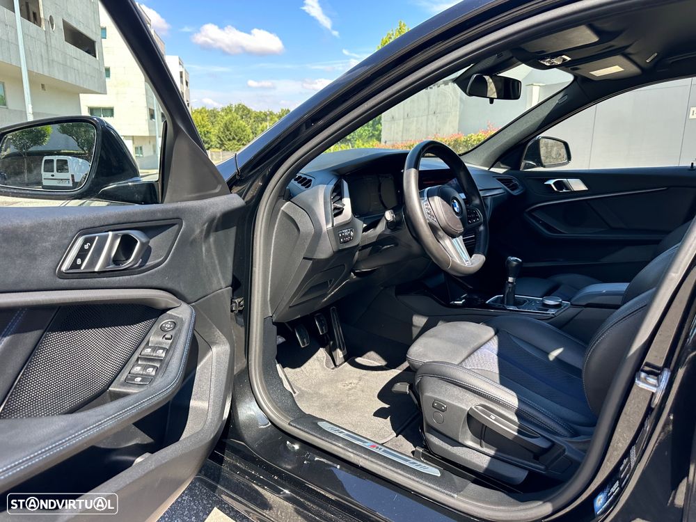 BMW 116 d Pack Desportivo M - 17